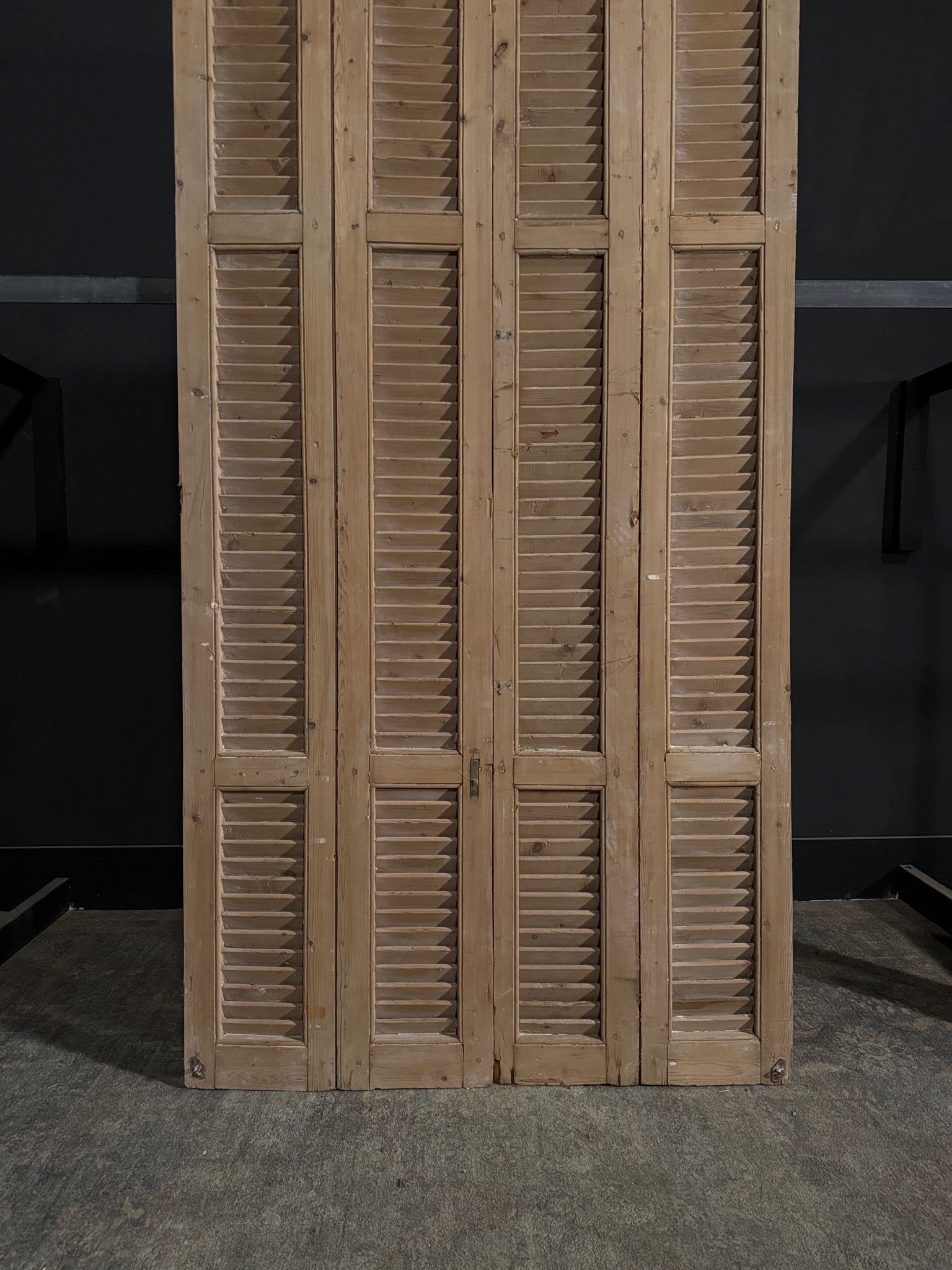 Antique Louvered Bi-Fold Doors - 45x85 - N307