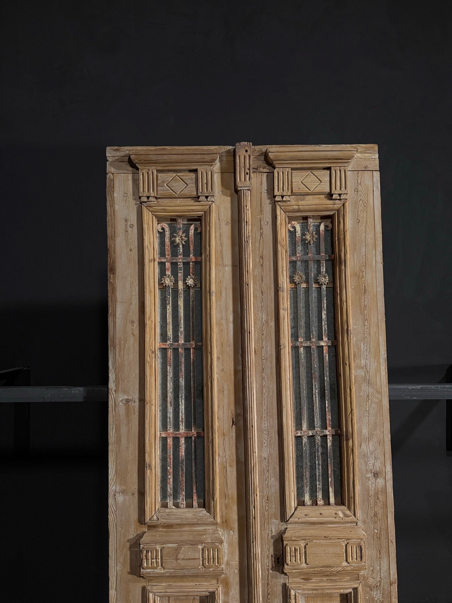 Antique Iron Single Door - 39.25x94.75 - N43