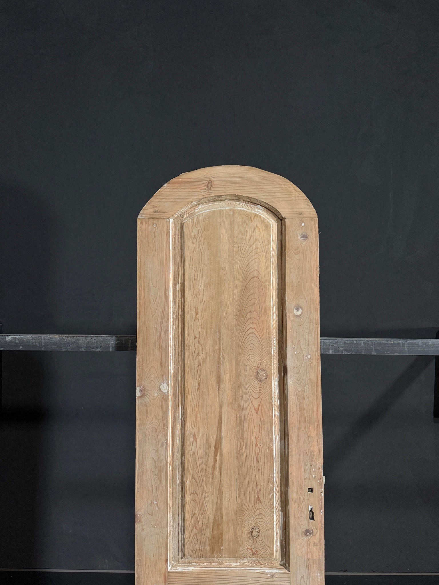 Antique Arched Solid Single Door - 24x82.75 - N139