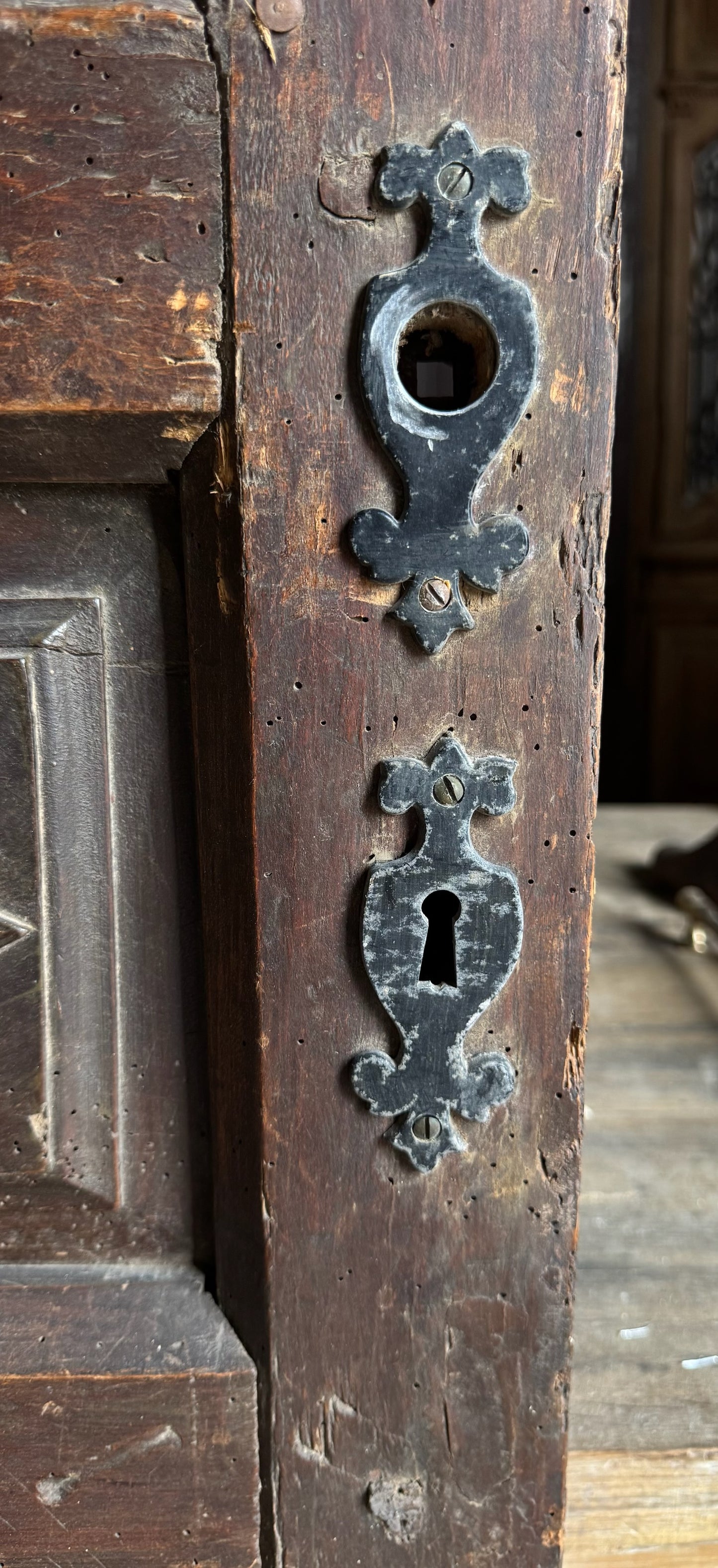 Spanish Diamond Panel Antique Single Door - 36x74.5 - L244