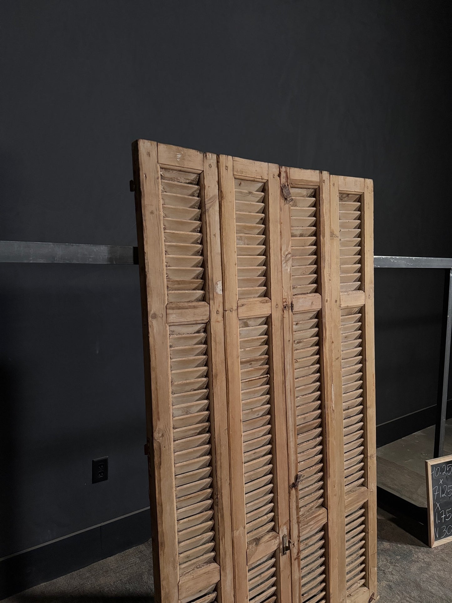 Antique Louvered Bi-Fold Doors - 40.25x71.25 - N303