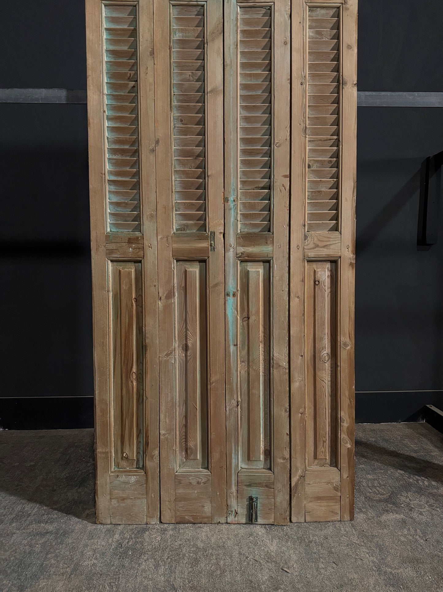 Antique Louvered 3 Panel Bi-Fold Doors - 36x86 - N297