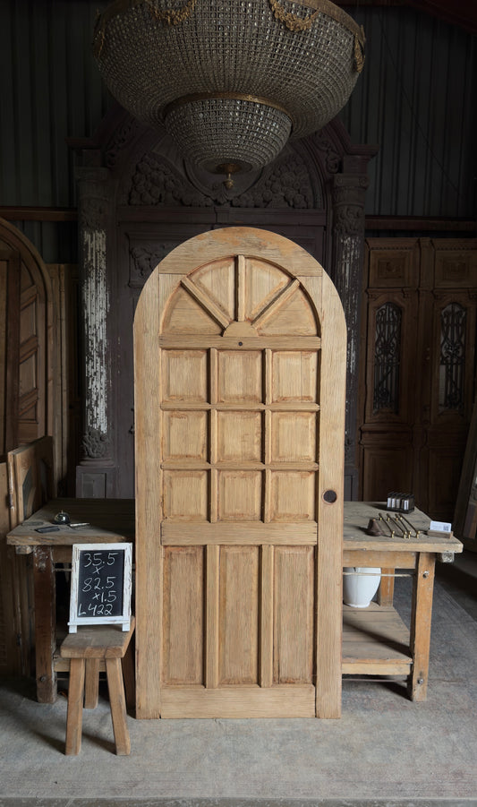 Antique Arched Panel Single Door - 35.5x82.5 - L422