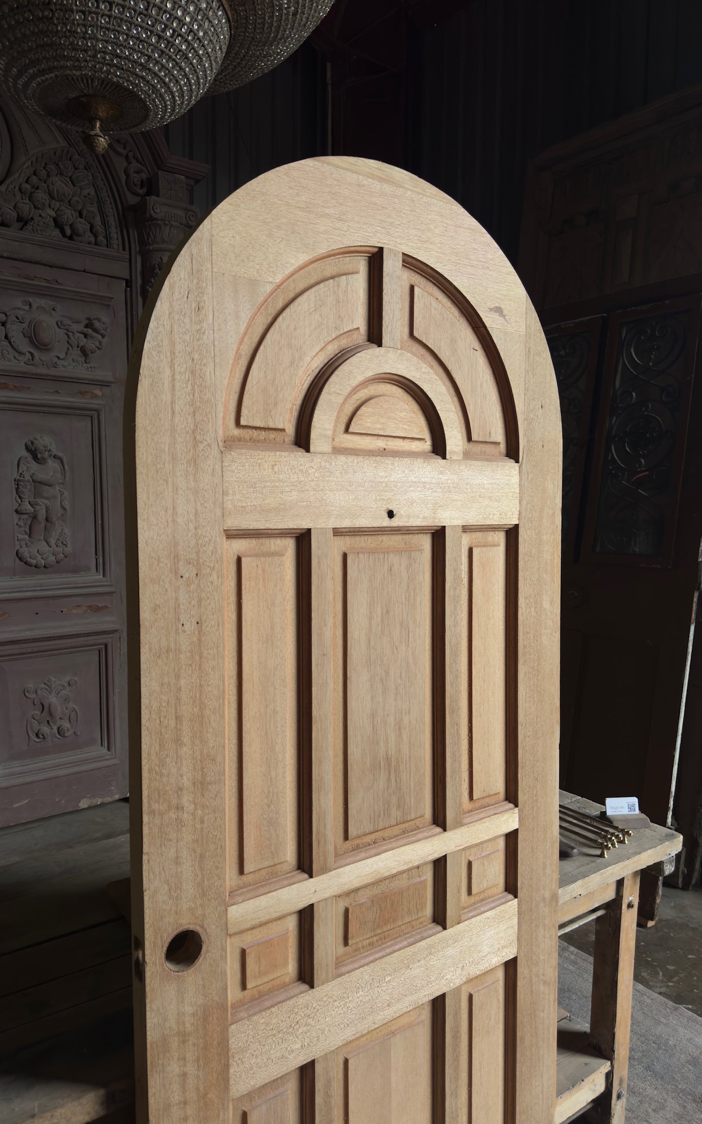 Antique Arched Panel Single Door - 35.5x84 - L418