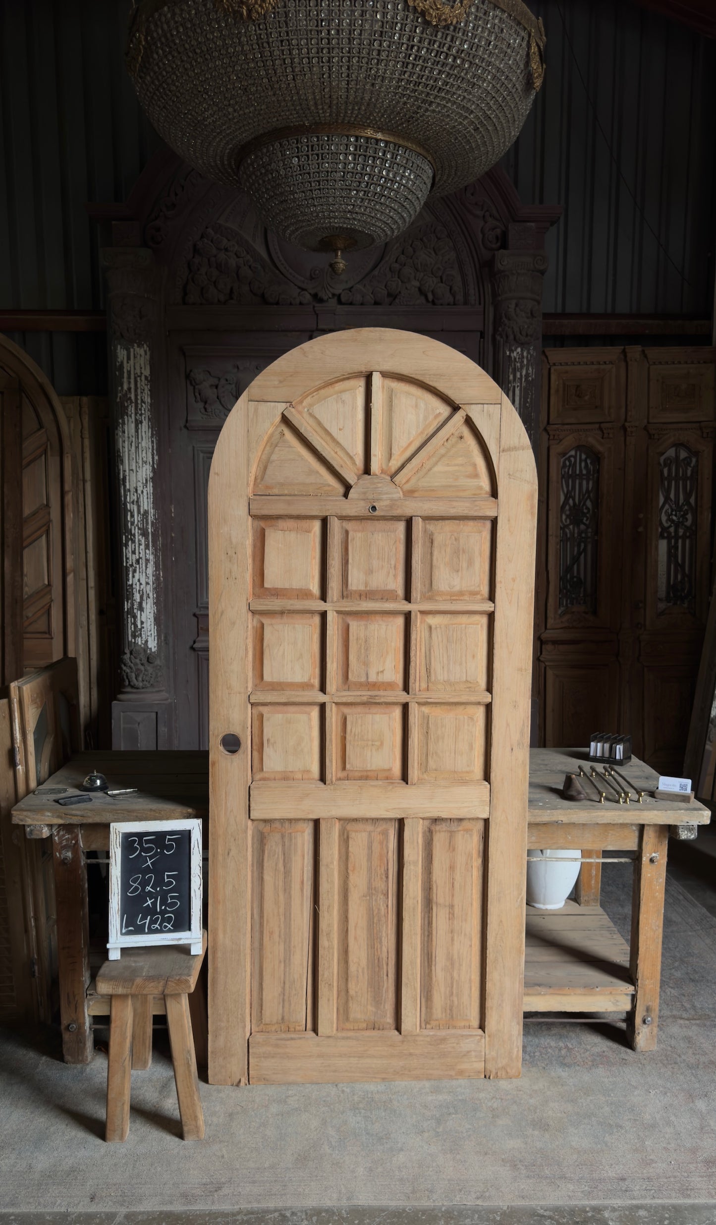 Antique Arched Panel Single Door - 35.5x82.5 - L422