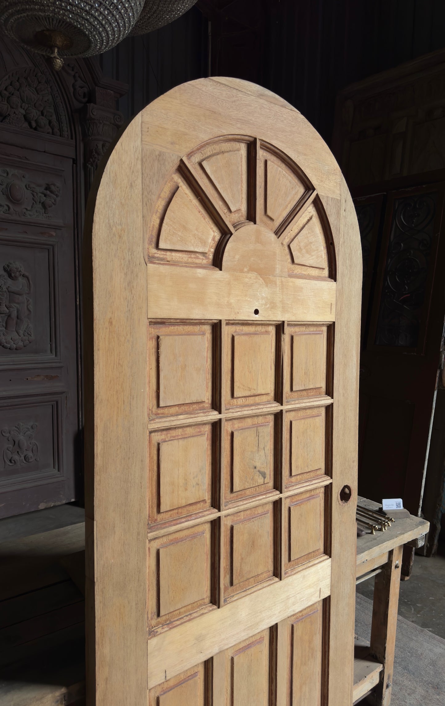 Antique Arched Panel Single Door - 35.5x84.5 - L423