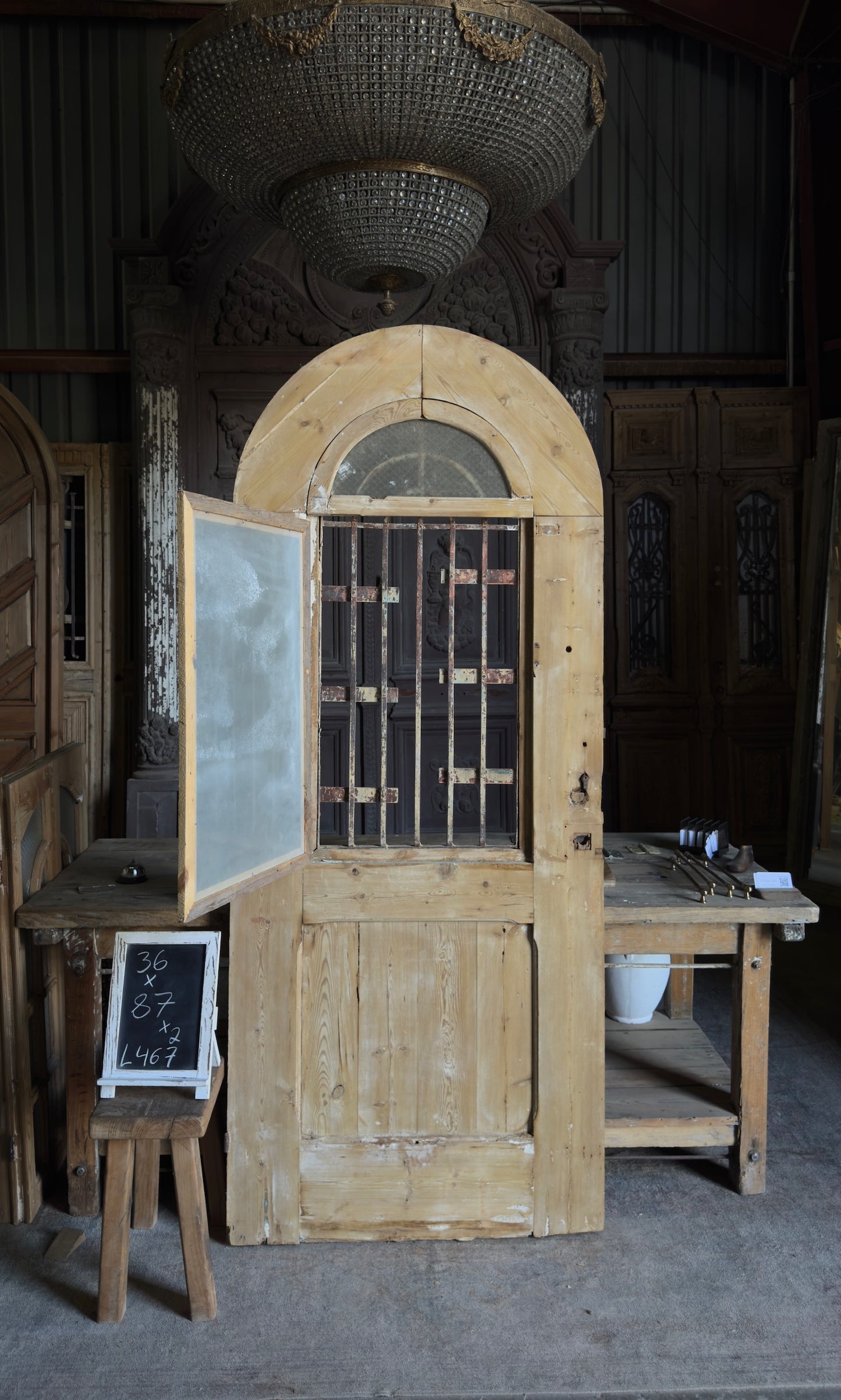 Antique Arched Iron Insert Single Door - 36x87 - L467