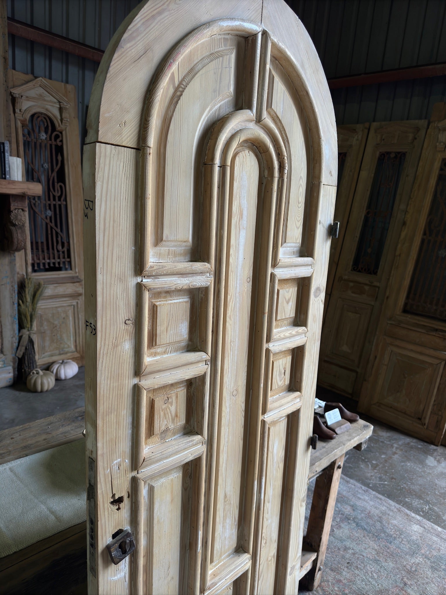 Antique Arched Single Door - 28.25x80.5 F53 - Magnolia Antique Door Co.