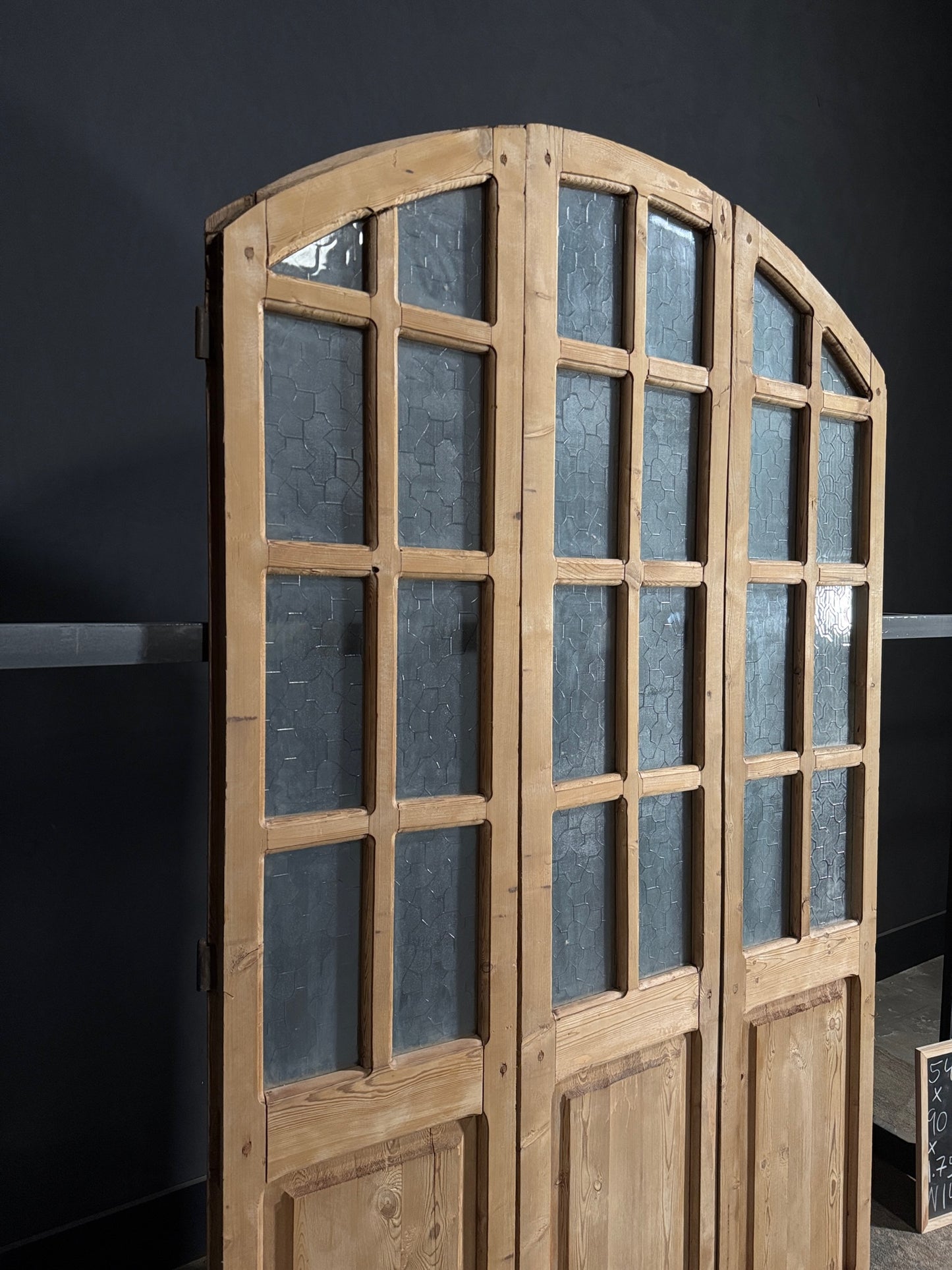 Antique Obscured Glass Arched Tri-Fold Doors - 54.5x90 - N144