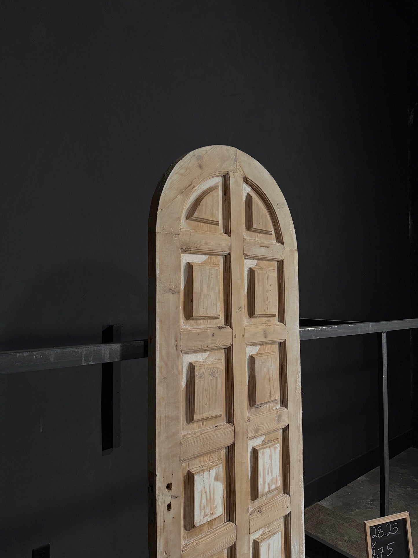 Antique Arched Single Door - 28.25x87.5 - N45