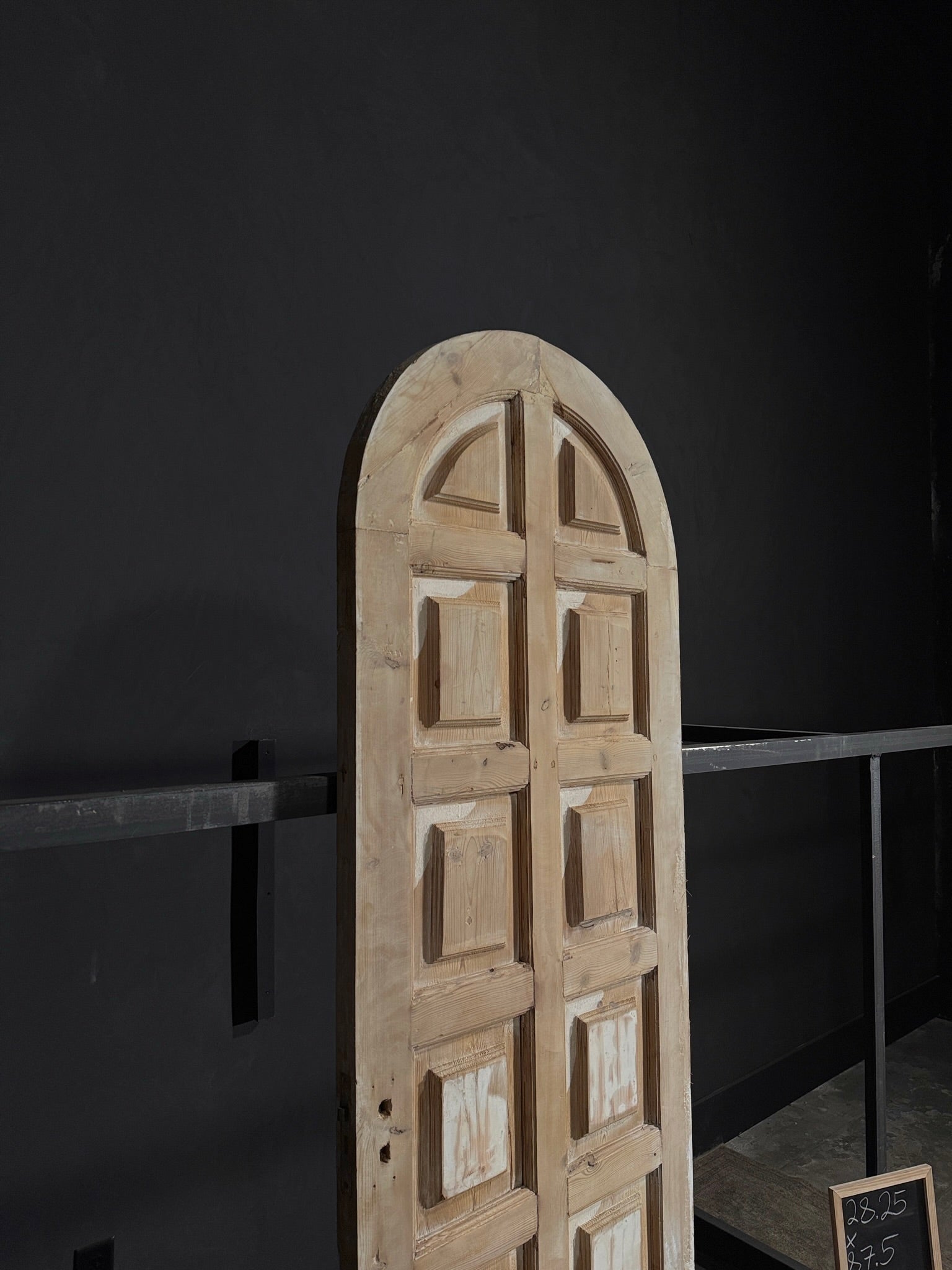 Antique Arched Single Door - 28.25x87.5 - N45