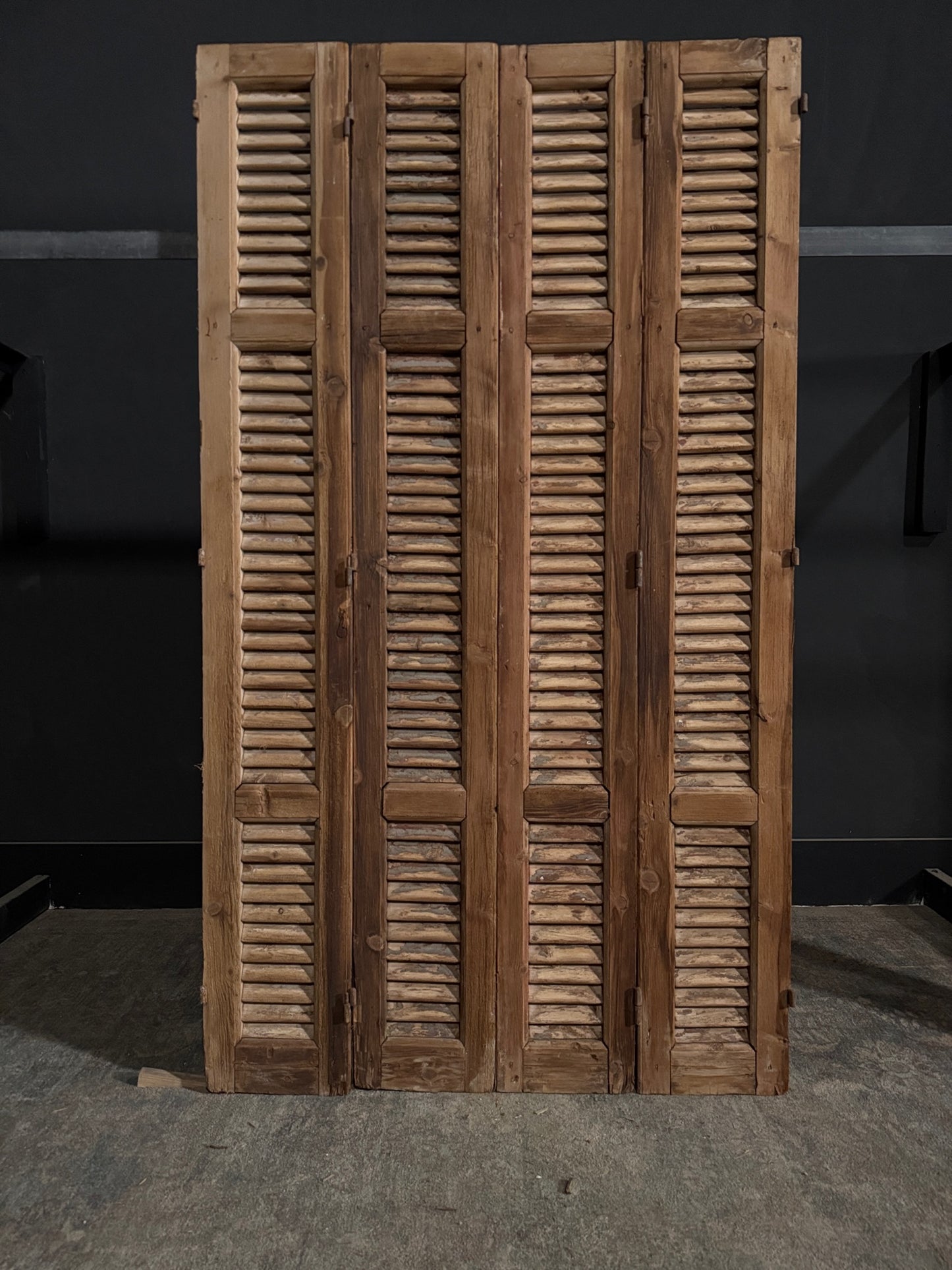 Antique Louvered Bi-Fold Doors - 40.25x71.25 - N303