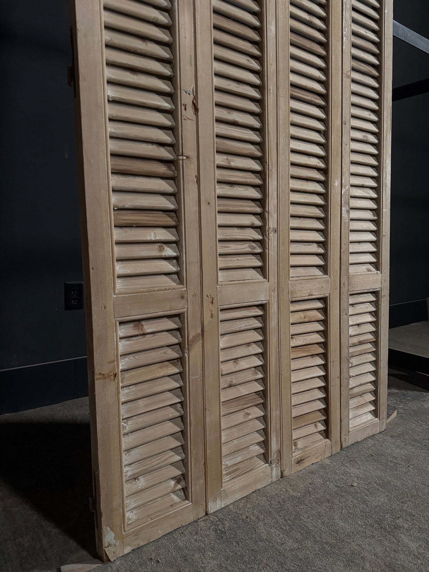 Antique Louvered 3 Panel Bi-Fold Doors - 43.5x86 - N396