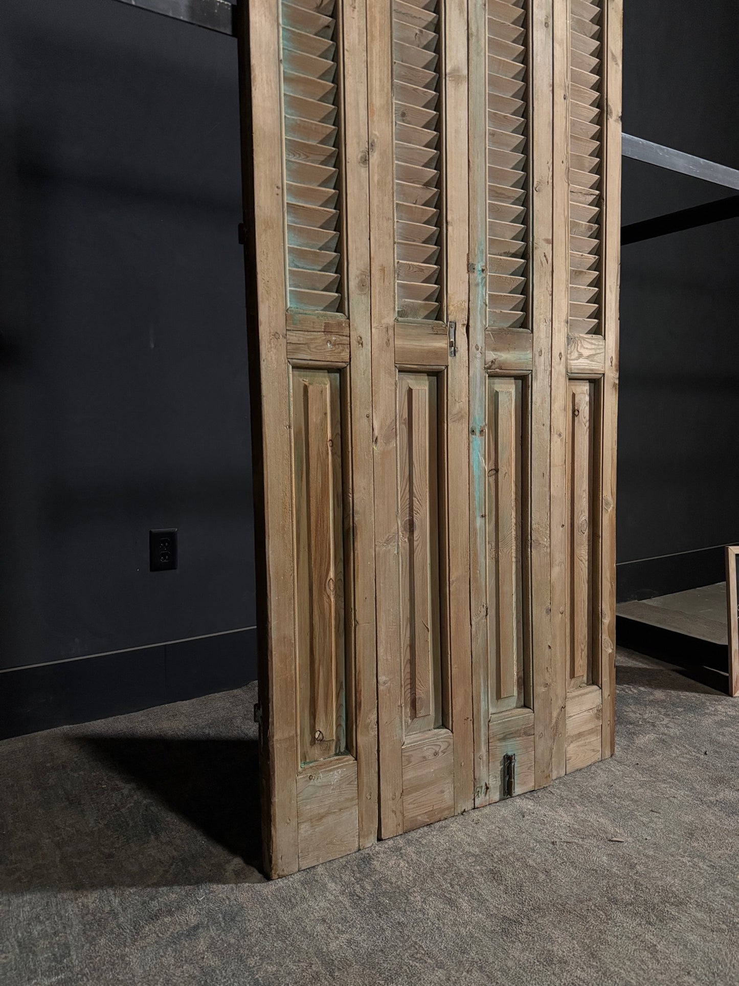 Antique Louvered 3 Panel Bi-Fold Doors - 36x86 - N297