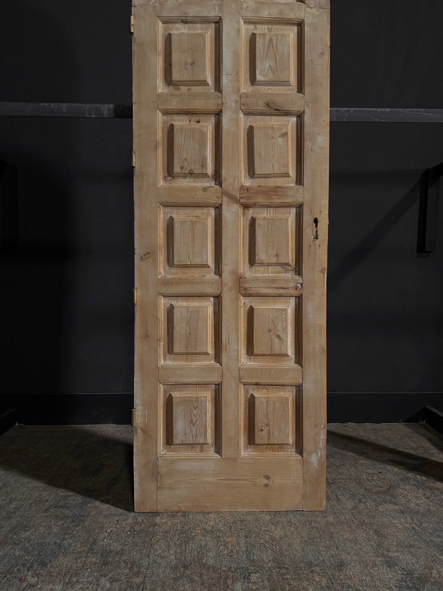 Antique Arched Single Door - 28.25x87.5 - N45