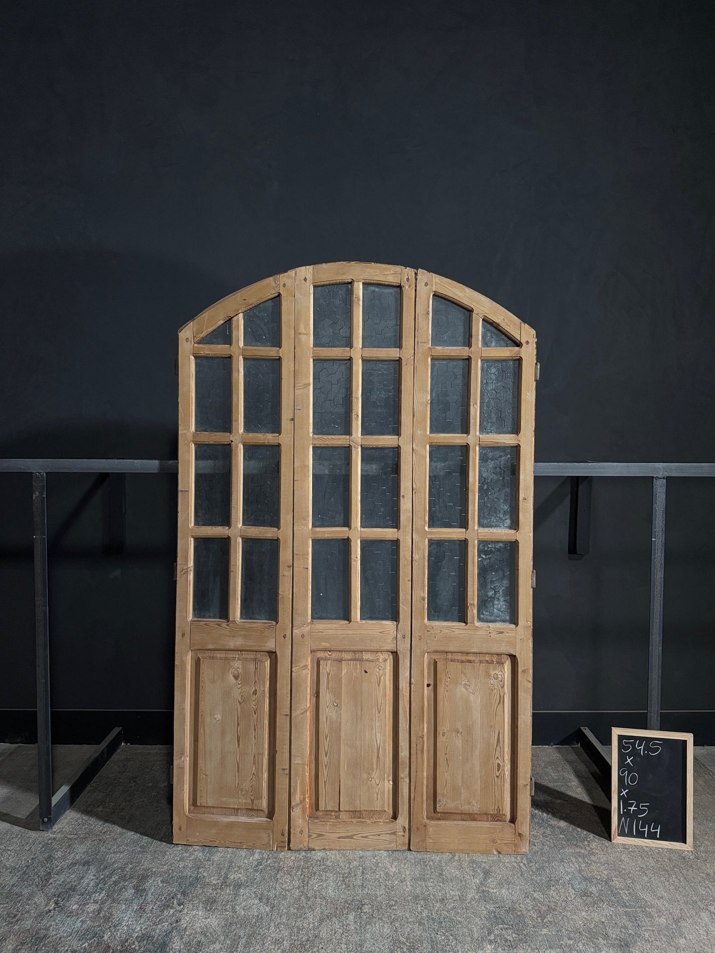 Antique Obscured Glass Arched Tri-Fold Doors - 54.5x90 - N144