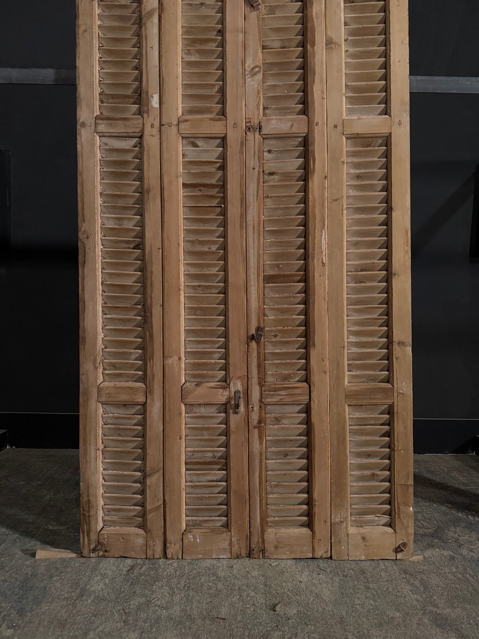 Antique Louvered Bi-Fold Doors - 40.25x71.25 - N303