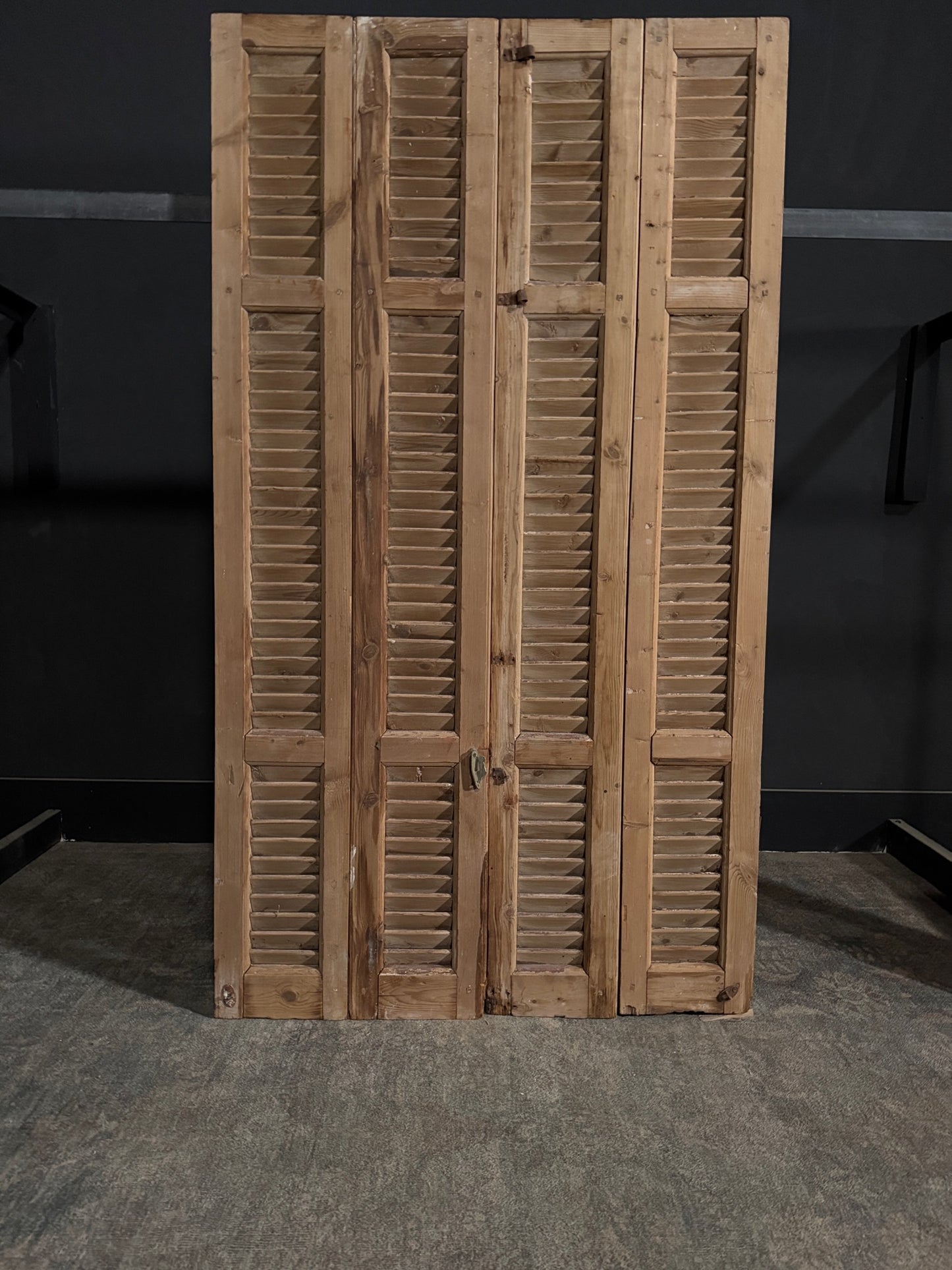 Antique Louvered 3 Panel Bi-Fold Doors - 40x71.5 - N305