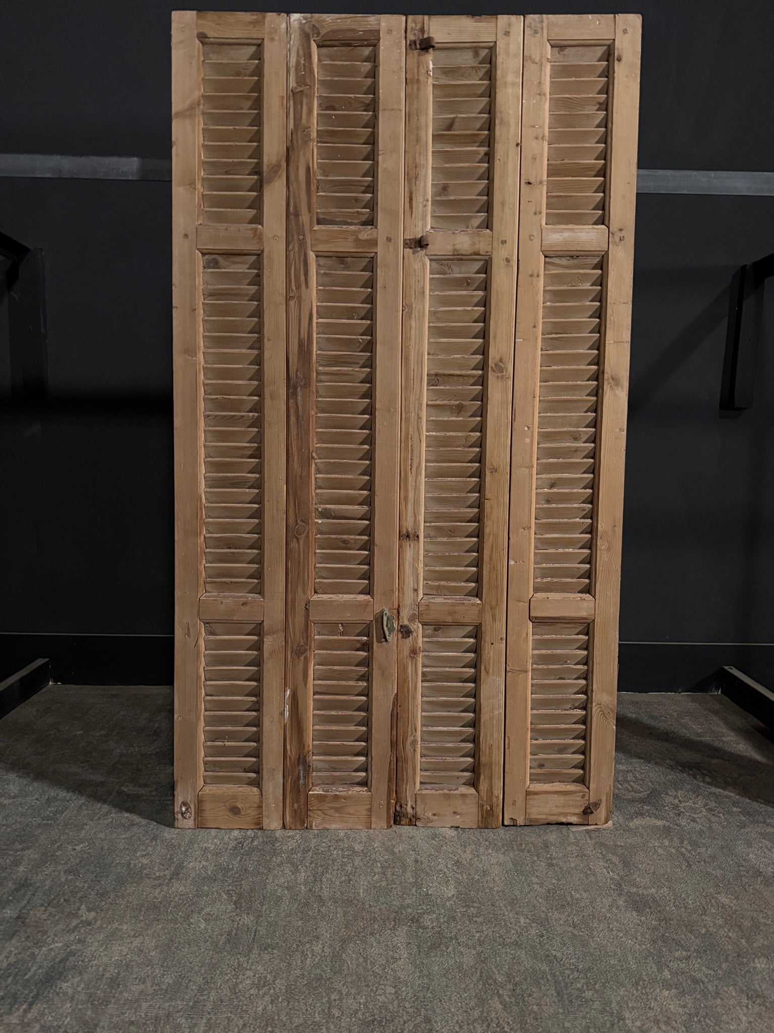Antique Louvered 3 Panel Bi-Fold Doors - 40x71.5 - N305