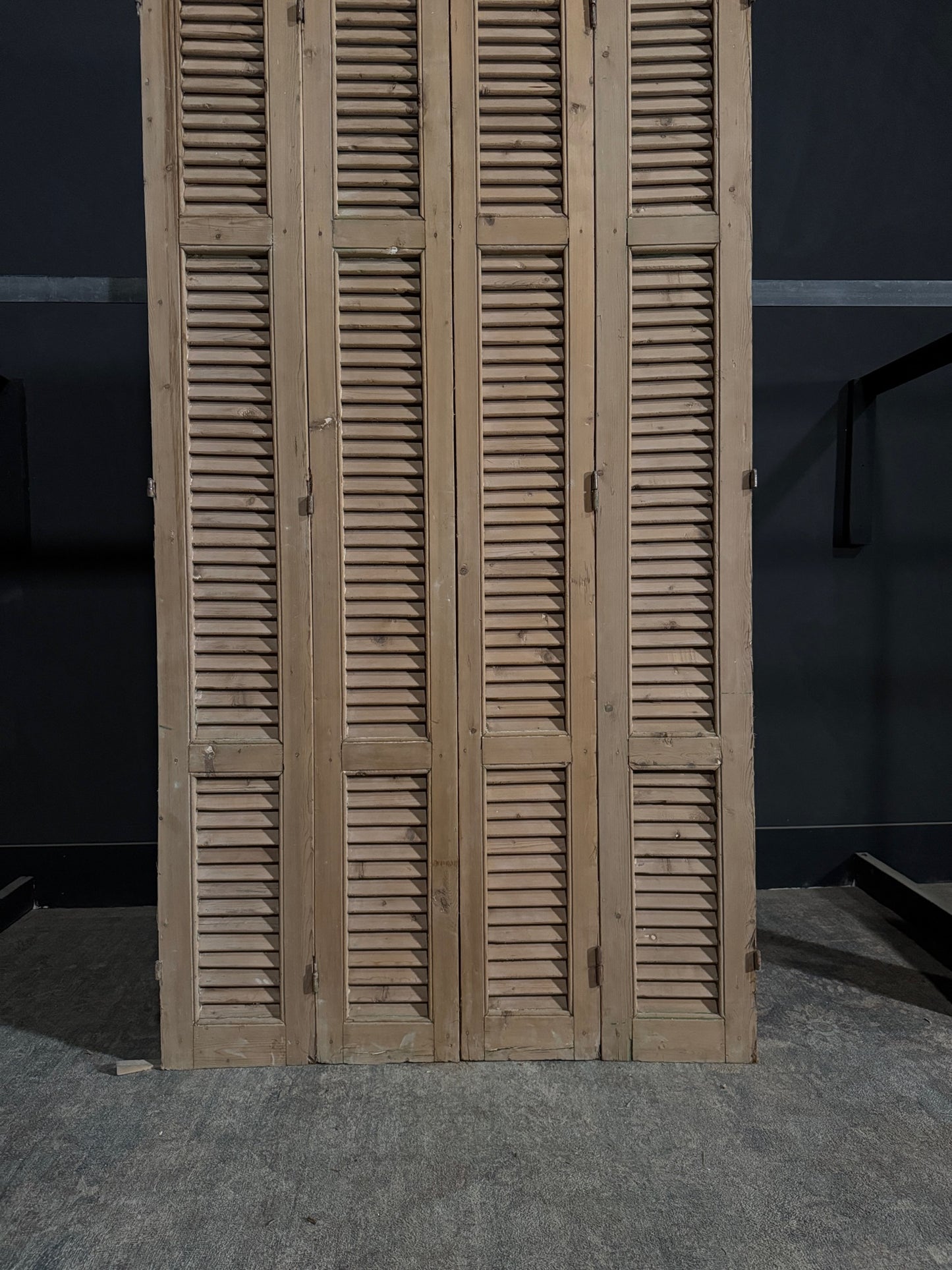 Antique Louvered Bi-Fold Doors - 45x85 - N307