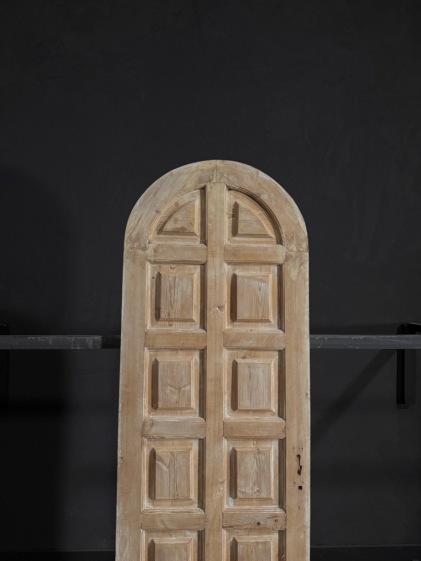 Antique Arched Single Door - 28.75x87.25 - N46