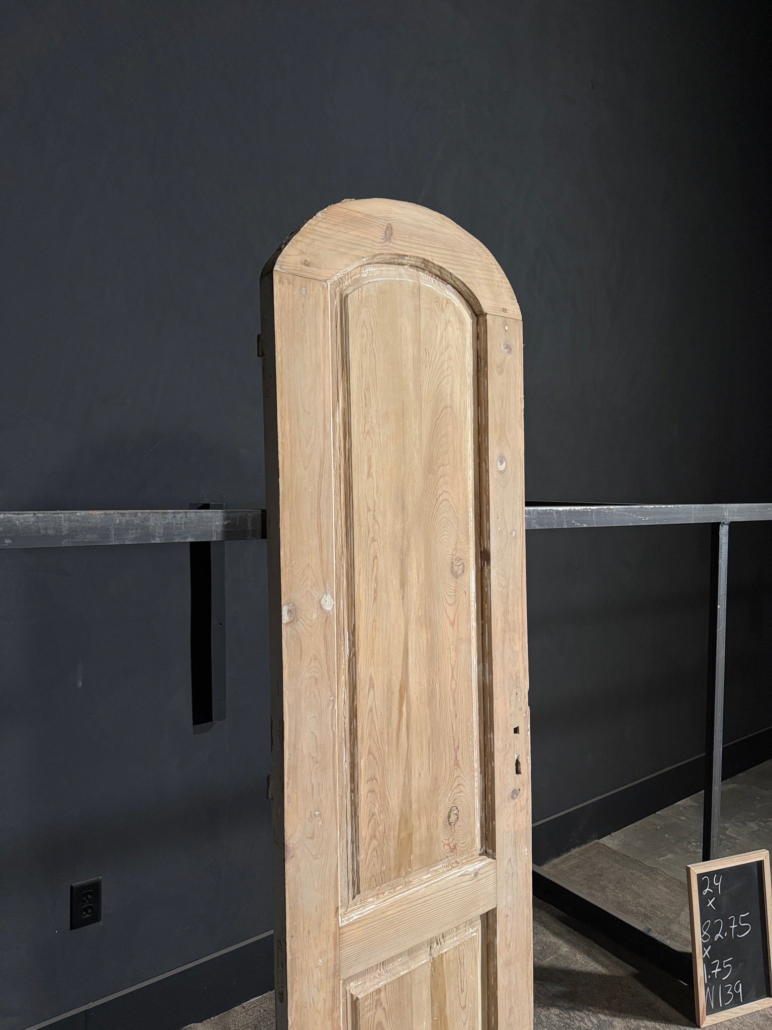 Antique Arched Solid Single Door - 24x82.75 - N139