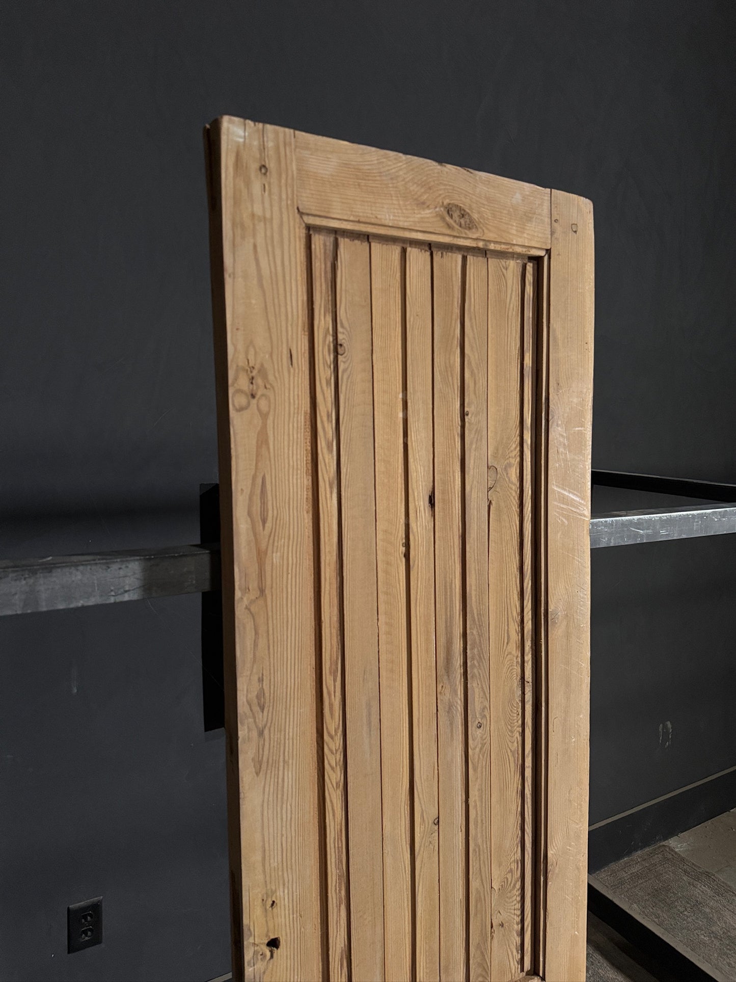 Antique Fluted Single Door - 23.75x79.5 - N458