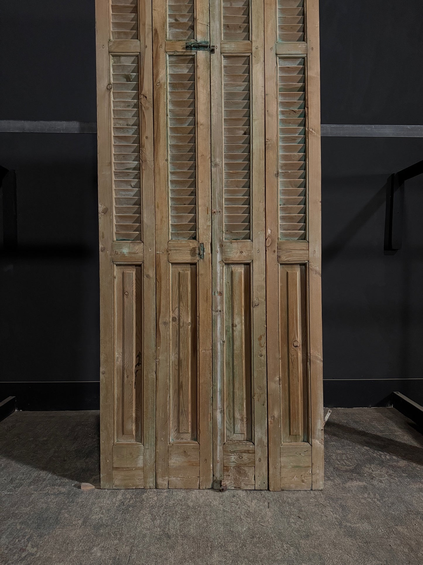 Antique Louvered 3 Panel Bi-Fold Doors - 36x86 - N298