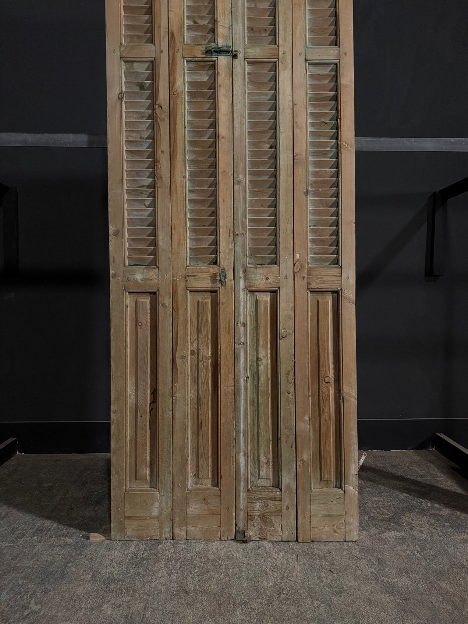 Antique Louvered 3 Panel Bi-Fold Doors - 36x86 - N298