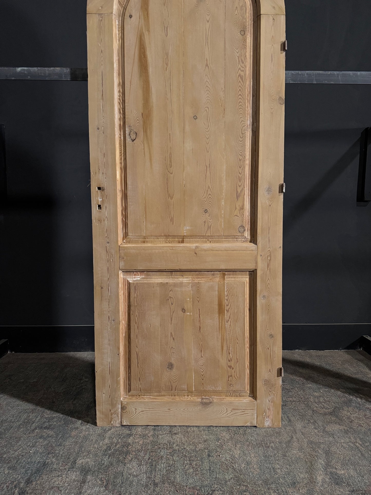 Antique Arched Solid Single Door - 31.5x83 - N138