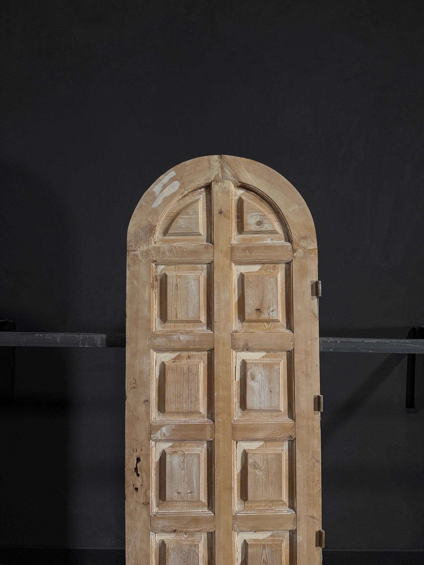 Antique Arched Single Door - 28.75x87.25 - N46