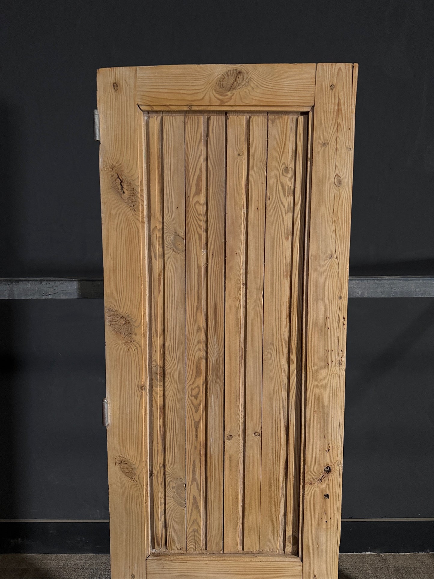Antique Fluted Single Door - 23.75x79.5 - N458
